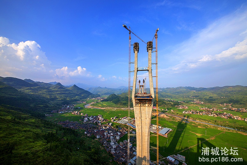30   建设中的赤石大桥    副本   2013-9-10拍摄于湖南省宜章县赤石镇.jpg