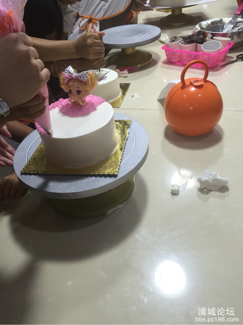 114141wdarnzrnh94rkrhd.jpg
