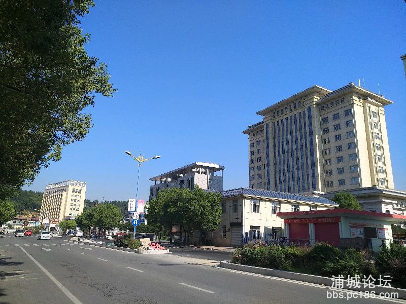 u560Q9wU90v9.jpg