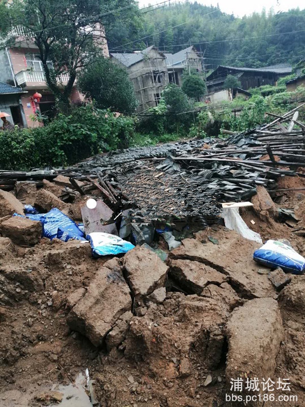 水毁后2.jpg