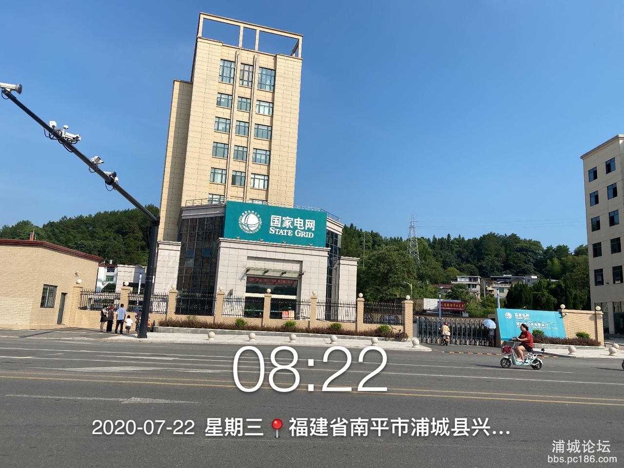 front1_FpuizhmvcEj12A8ja6Cklbwvv4Cu.jpg