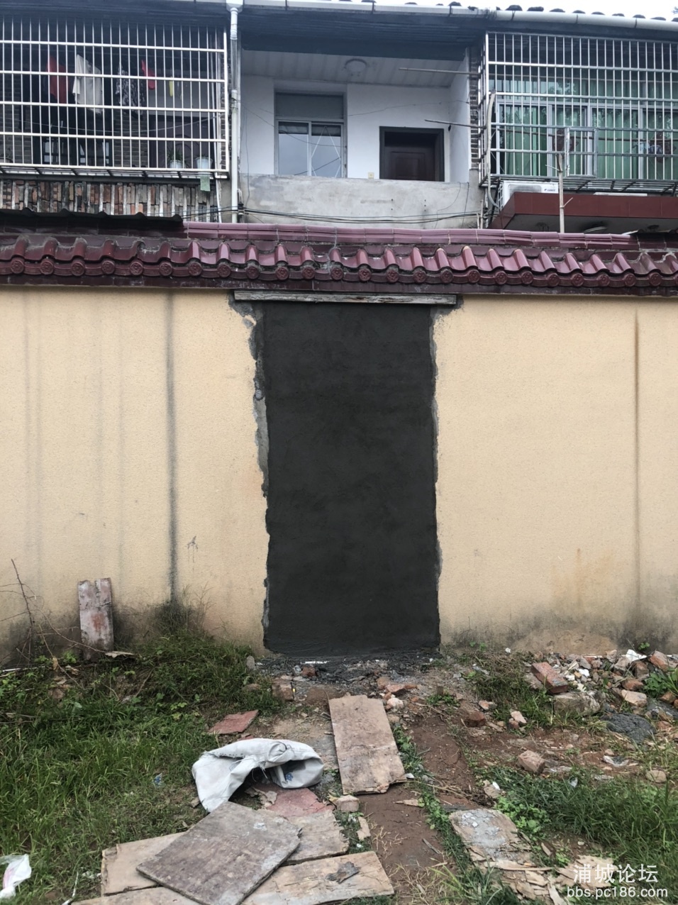front1_0_FvJ_pC-vzJvgvx3mPhSTD74alvjk.jpg