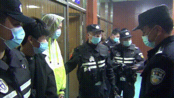 121b9f3b4f51a5d0adf759eb39d86688.gif